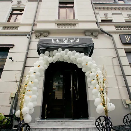 Splendid 1900 4*